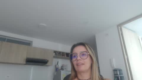 Snapshot of latinpaprika chatting on February 2025 02:27:02 PM latinpaprika online show from February 2025 02:27:02 PM