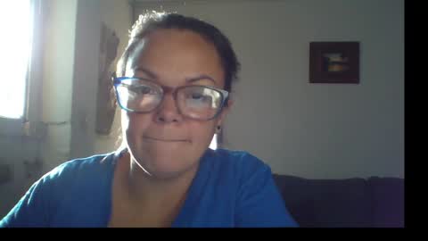 Snapshot of lau16310 chatting on April 2026 09:46:01 PM Laura online show from April 2026 09:46:01 PM
