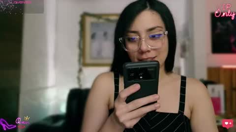 laujgray online show from April 2026 07:35:01 AM