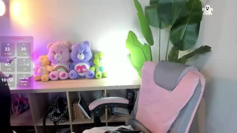 laukyubey1 online show from November 2025 08:40:01 PM