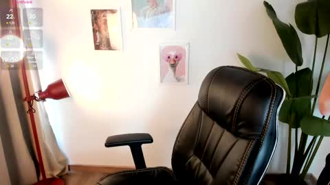 laukyubey1 online show from April 2026 07:55:02 PM
