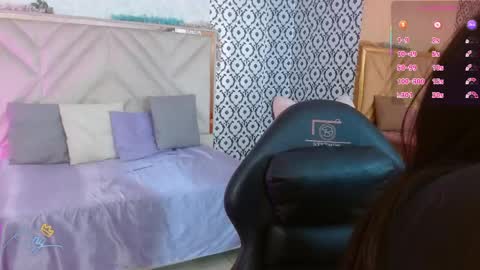 laulin_tay online show from May 2026 03:44:01 AM