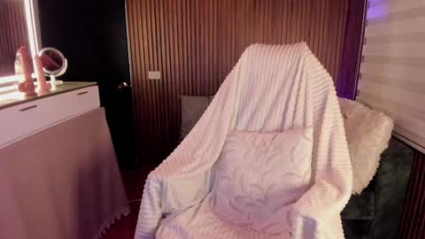 laura cruz online show from February 2026 04:31:01 AM