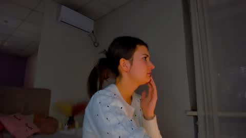 Laura online show from December 2024 06:12:02 AM