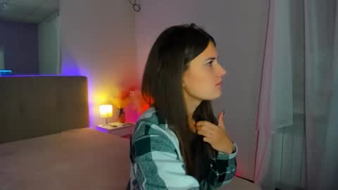 Laura online show from October 2025 05:37:01 AM