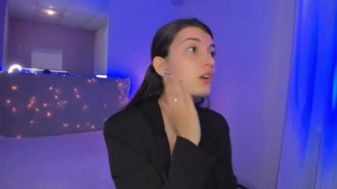 Laura online show from May 2026 05:03:02 AM