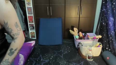  Wen  online show from November 2025 04:07:01 PM