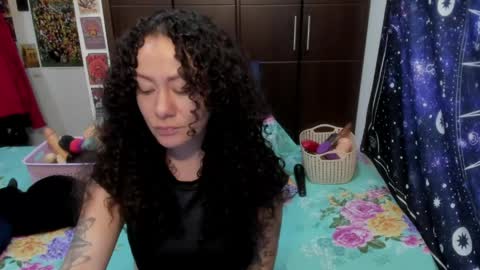 Snapshot of laura_anal_ chatting on April 2026 05:52:01 PM Wen online show from April 2026 05:52:01 PM