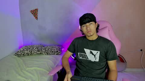 laura_and_kevin online show from November 2025 03:12:02 PM