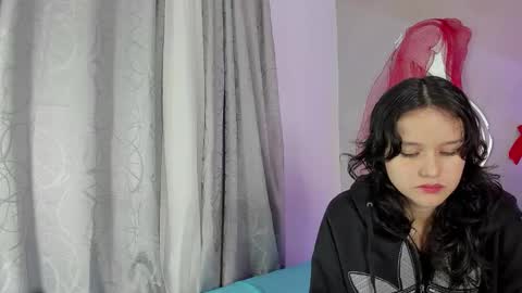 laura_and_kevin online show from November 2025 11:08:02 PM