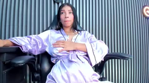 Snapshot of laura_aristizabal_19 chatting on January 2025 04:12:01 PM Laura online show from January 2025 04:12:01 PM