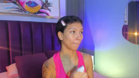 Snapshot of laura_aristizabal_19 chatting on October 2025 11:44:01 AM Laura online show from October 2025 11:44:01 AM