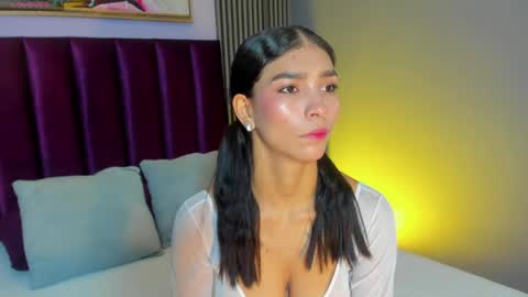 Laura online show from April 2026 12:25:01 PM