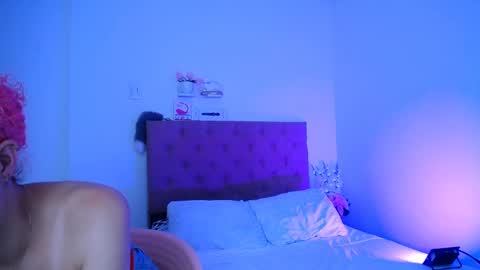 Snapshot of laura_candy02 chatting on December 2024 08:32:02 PM LAURA online show from December 2024 08:32:02 PM