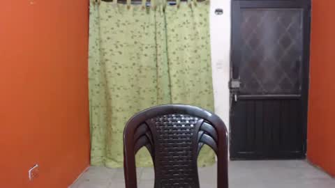 Snapshot of laura_craizy chatting on January 2025 06:41:01 AM CALL ME LOVE LAURA online show from January 2025 06:41:01 AM