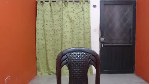 Snapshot of laura_craizy chatting on January 2025 03:53:01 AM CALL ME LOVE LAURA online show from January 2025 03:53:01 AM