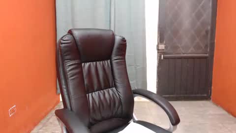Snapshot of laura_craizy chatting on March 2025 03:11:02 AM CALL ME LOVE LAURA online show from March 2025 03:11:02 AM