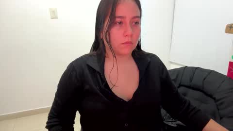 laura online show from November 2025 11:48:02 PM