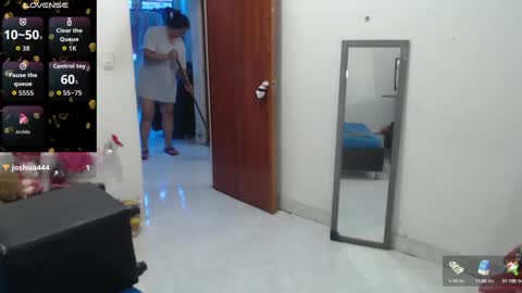 laura_foxx2379 online show from September 2025 05:16:01 PM