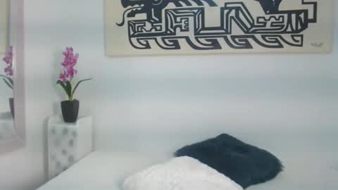 Laura Gibson online show from February 2026 01:49:02 PM