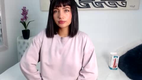 Laura Gibson online show from February 2026 01:39:01 PM