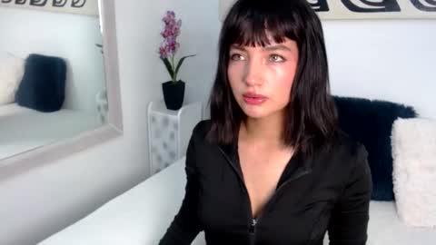 Laura Gibson online show from February 2026 12:54:01 PM