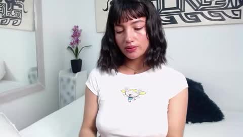 Laura Gibson online show from February 2026 01:04:02 PM