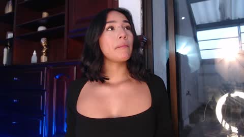 Snapshot of laura_golden1 chatting on December 2024 10:31:01 PM lLAURA online show from December 2024 10:31:01 PM