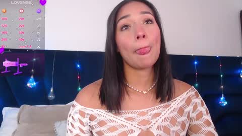 Snapshot of laura_golden1 chatting on January 2025 07:13:02 PM lLAURA online show from January 2025 07:13:02 PM
