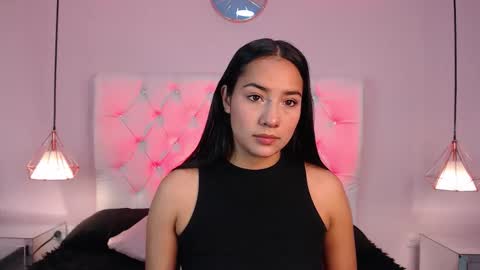 Snapshot of laura_golden1 chatting on October 2025 12:05:02 PM lLAURA online show from October 2025 12:05:02 PM