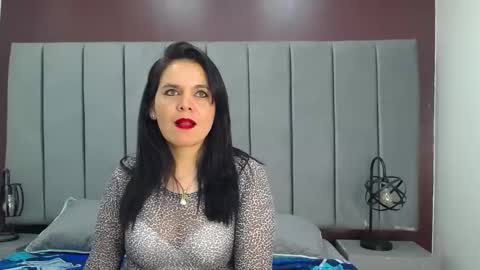 Snapshot of laura_hotties chatting on February 2025 04:00:01 PM laura hotties online show from February 2025 04:00:01 PM