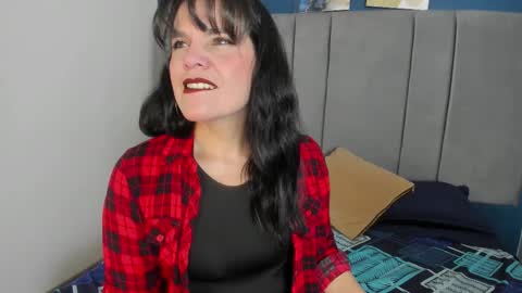 Snapshot of laura_hotties chatting on September 2025 01:05:01 PM laura hotties online show from September 2025 01:05:01 PM