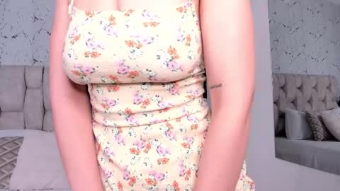 Snapshot of laura_ivy chatting on October 2025 12:30:01 PM LauraIvy online show from October 2025 12:30:01 PM