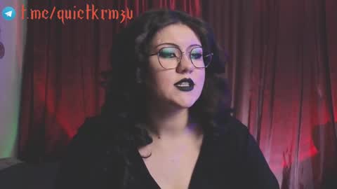 Snapshot of laura_karamazov chatting on January 2025 12:41:02 PM Miss Laura online show from January 2025 12:41:02 PM