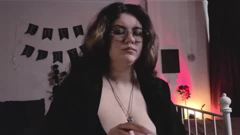 Snapshot of laura_karamazov chatting on February 2026 09:05:02 AM Miss Laura online show from February 2026 09:05:02 AM