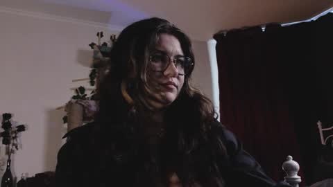 Snapshot of laura_karamazov chatting on February 2026 10:14:02 AM Miss Laura online show from February 2026 10:14:02 AM