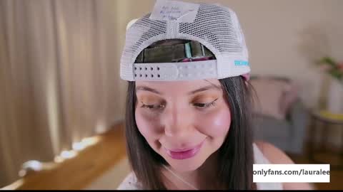 Snapshot of laura_lee chatting on February 2025 02:45:01 AM Laura Lee. online show from February 2025 02:45:01 AM