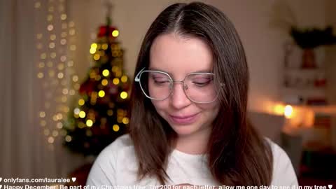 Laura Lee. online show from December 2025 01:46:02 AM