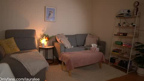 Snapshot of laura_lee chatting on May 2026 02:05:01 AM Laura Lee. online show from May 2026 02:05:01 AM
