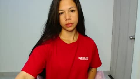Snapshot of laura_macias chatting on February 2026 10:47:01 AM lau online show from February 2026 10:47:01 AM