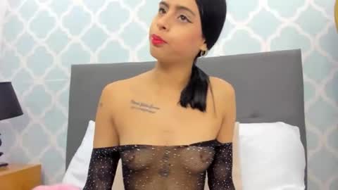 L A U R A online show from February 2026 12:21:01 PM