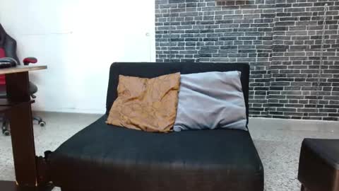 Snapshot of laura_nataly chatting on January 2025 10:07:02 PM Laura online show from January 2025 10:07:02 PM