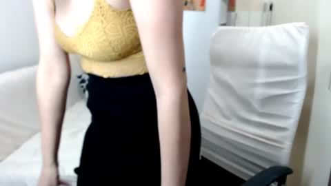 Snapshot of laura_pervert_ chatting on December 2024 10:25:02 PM Laura online show from December 2024 10:25:02 PM