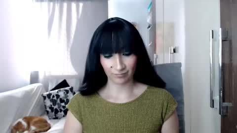 Laura online show from November 2025 09:09:02 PM