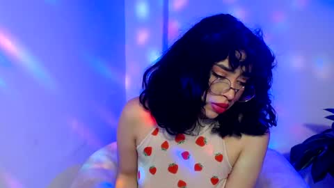 laura_pink01 online show from February 2025 03:55:02 AM