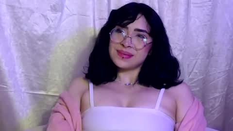laura_pink01 online show from March 2025 03:39:01 AM