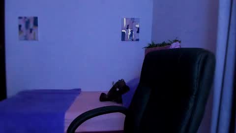 Laura Rose online show from December 2025 06:50:01 AM