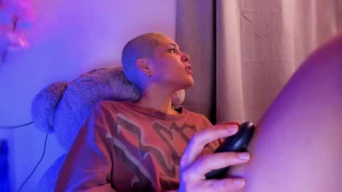 Snapshot of laura_r23 chatting on January 2026 11:52:02 PM Laura Rose online show from January 2026 11:52:02 PM