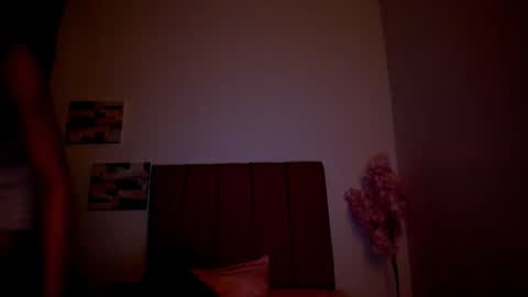 Snapshot of laura_r23 chatting on January 2026 01:08:02 AM Laura Rose online show from January 2026 01:08:02 AM