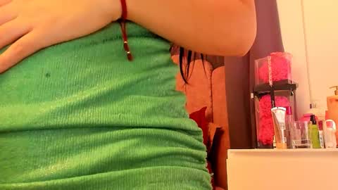 Snapshot of laura_soe chatting on February 2026 03:41:02 PM LAURA SOE online show from February 2026 03:41:02 PM